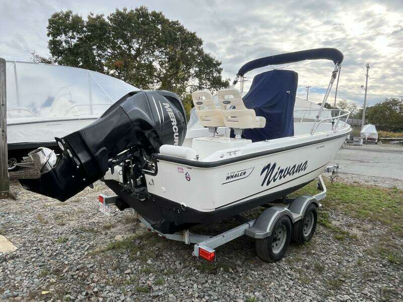 18ft Boston Whaler Yacht For Sale