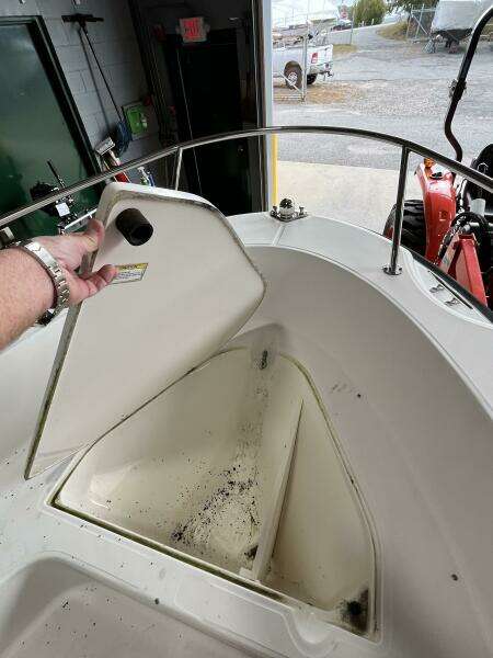 18ft Boston Whaler Yacht For Sale