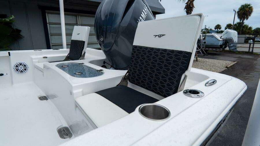 2110 Bay max 21ft Tidewater Yacht For Sale
