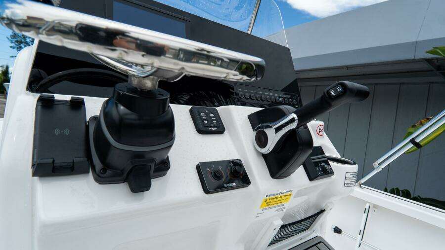 2110 Bay max 21ft Tidewater Yacht For Sale