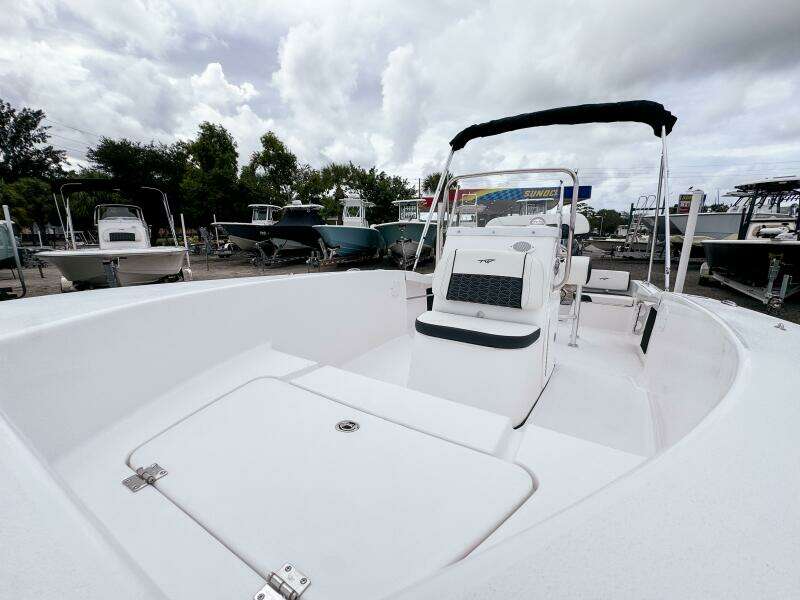 180 CC Adventure 18ft Tidewater Yacht For Sale