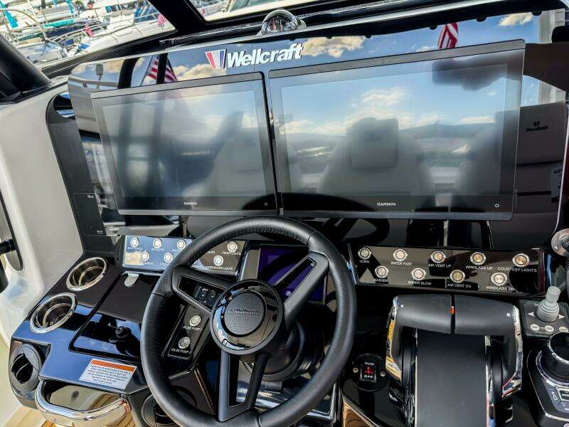 35ft Wellcraft Yacht For Sale