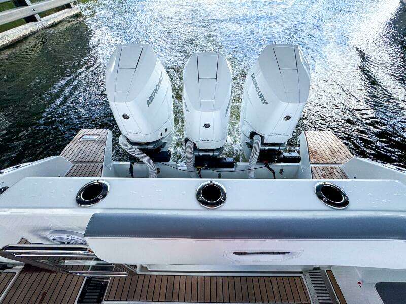 35ft Wellcraft Yacht For Sale