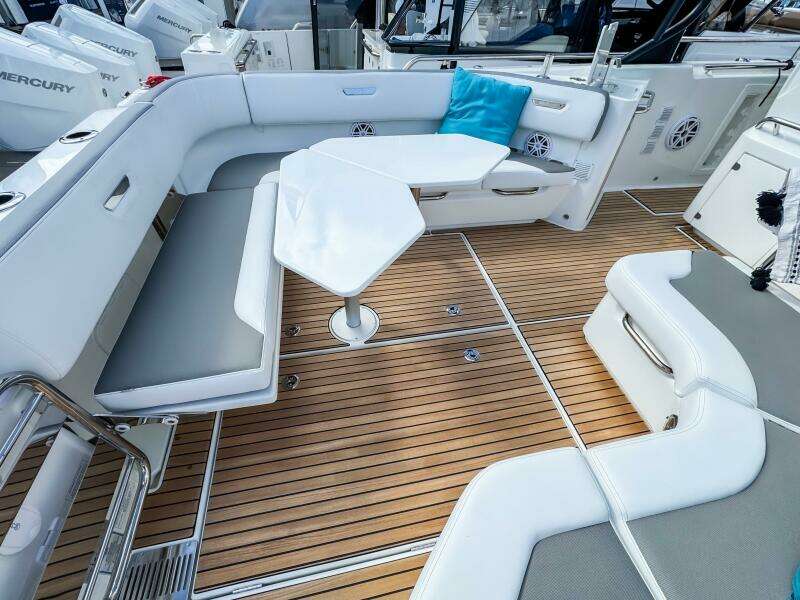 35ft Wellcraft Yacht For Sale