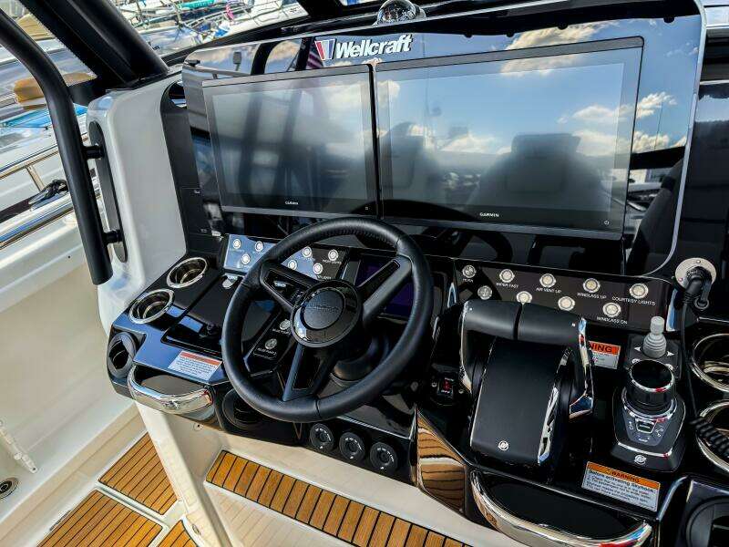 35ft Wellcraft Yacht For Sale