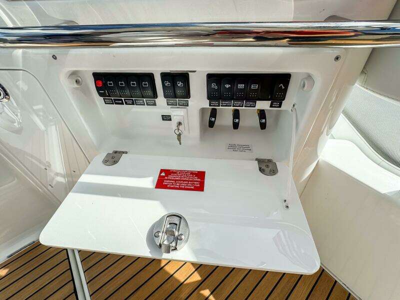35ft Wellcraft Yacht For Sale