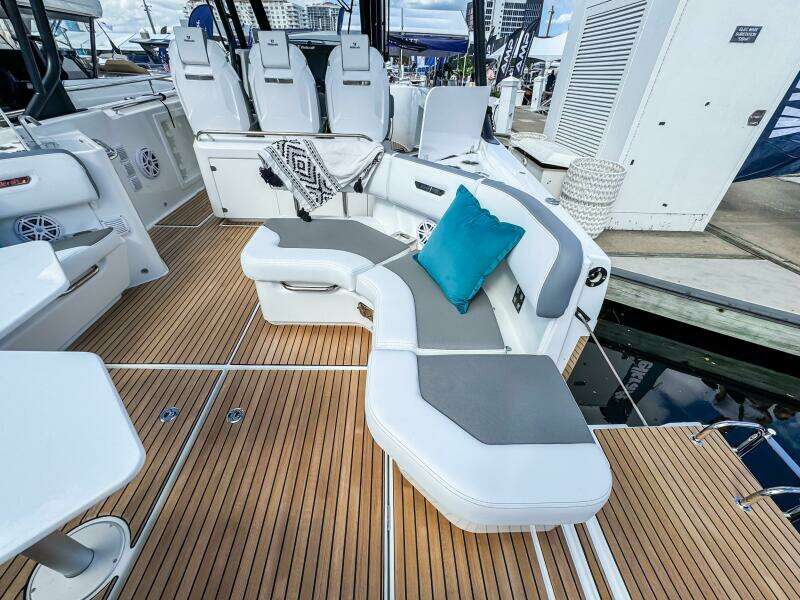 35ft Wellcraft Yacht For Sale