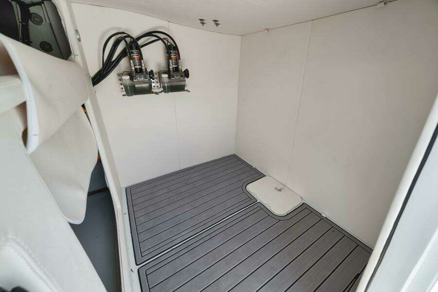 37 Cat 37ft Front Runner Yacht For Sale