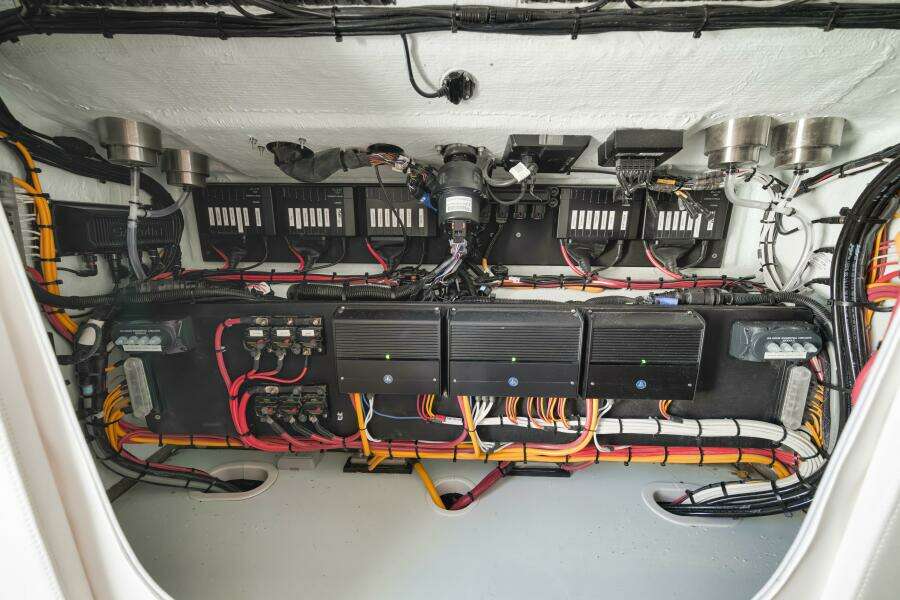 37 Cat 37ft Front Runner Yacht For Sale