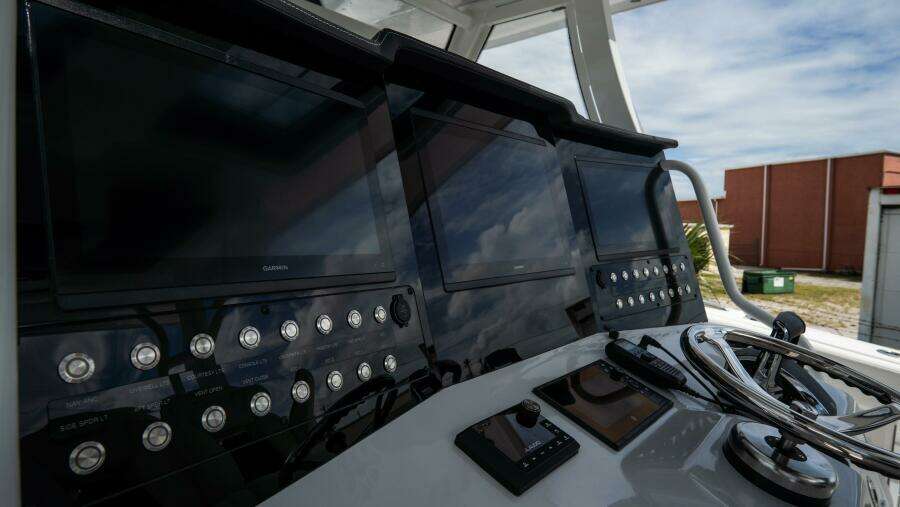 380 CC Adventure 38ft Tidewater Yacht For Sale