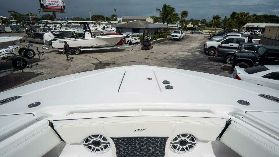 380 CC Adventure 38ft Tidewater Yacht For Sale
