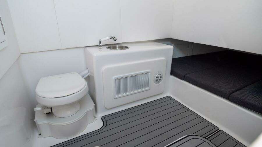 39 CC 39ft Front Runner Yacht For Sale