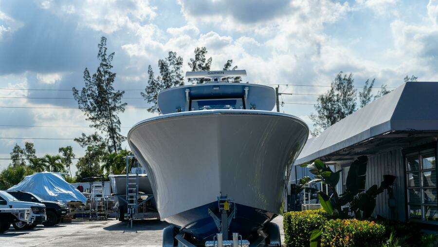 39 CC 39ft Front Runner Yacht For Sale