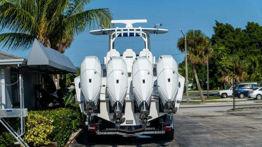 39 CC 39ft Front Runner Yacht For Sale