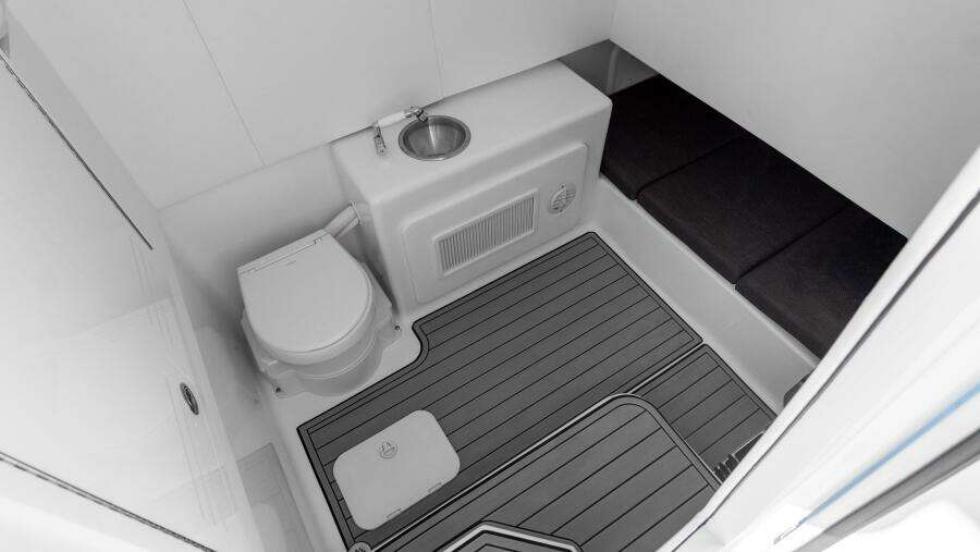 39 CC 39ft Front Runner Yacht For Sale