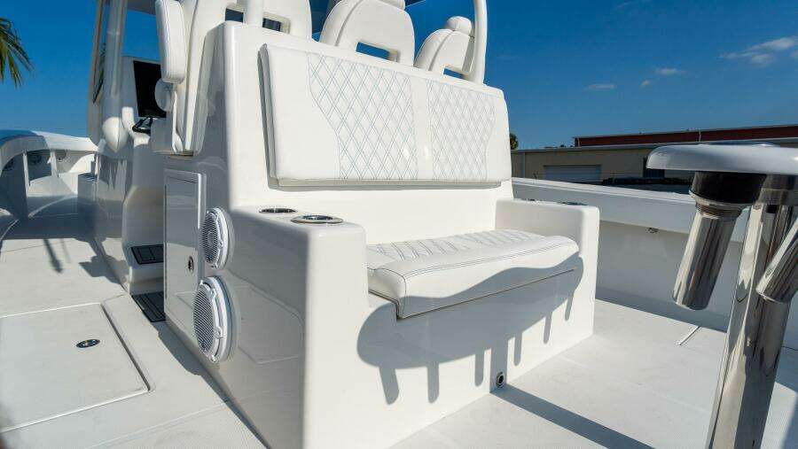 39 CC 39ft Front Runner Yacht For Sale