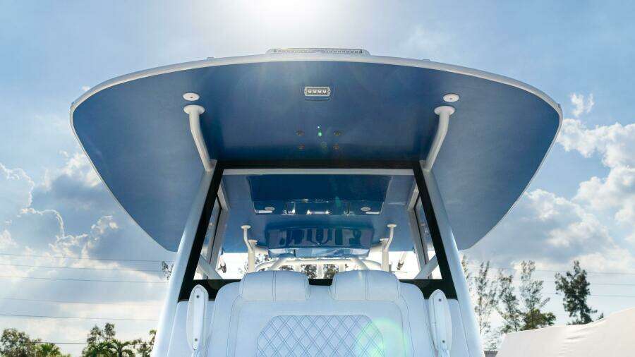 39 CC 39ft Front Runner Yacht For Sale