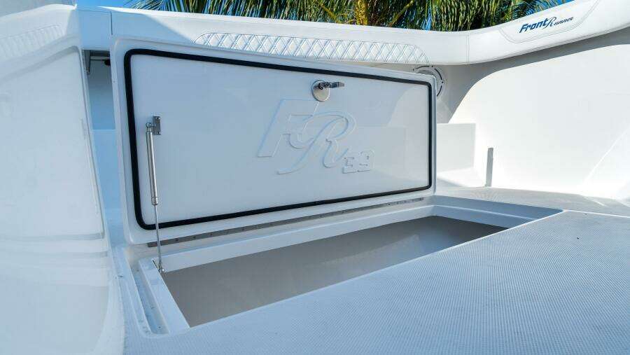 39 CC 39ft Front Runner Yacht For Sale