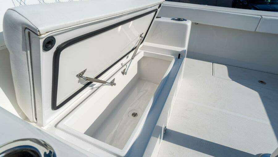 39 CC 39ft Front Runner Yacht For Sale