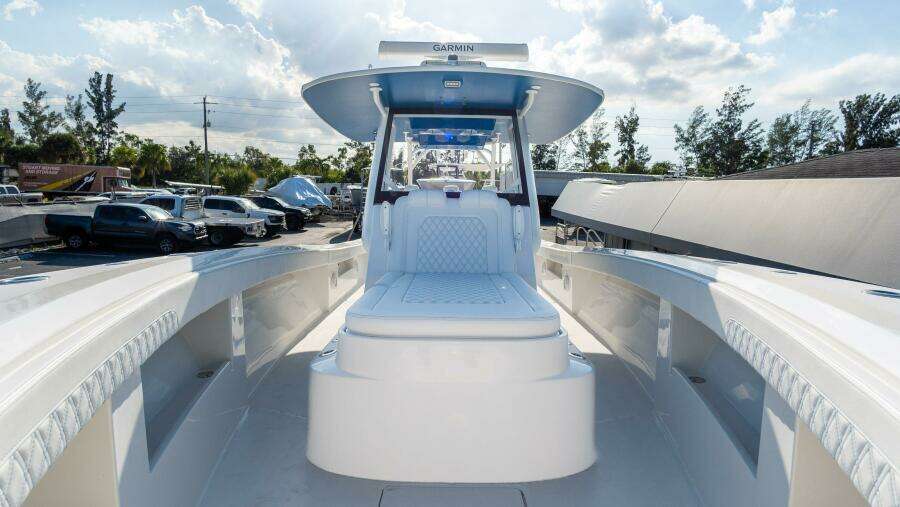 39 CC 39ft Front Runner Yacht For Sale