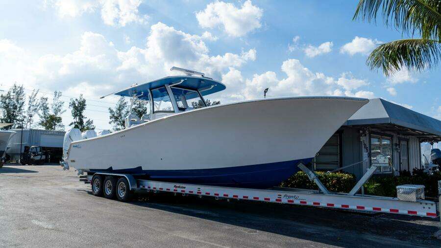 39 CC 39ft Front Runner Yacht For Sale