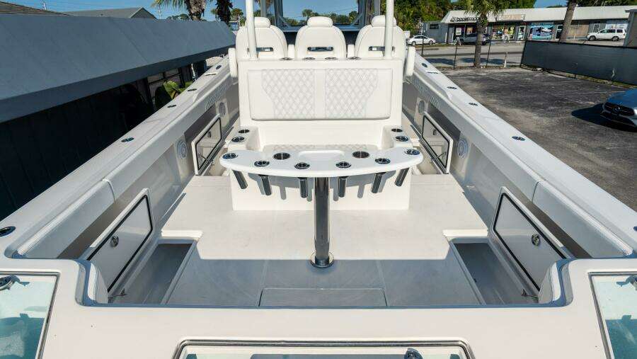 39 CC 39ft Front Runner Yacht For Sale