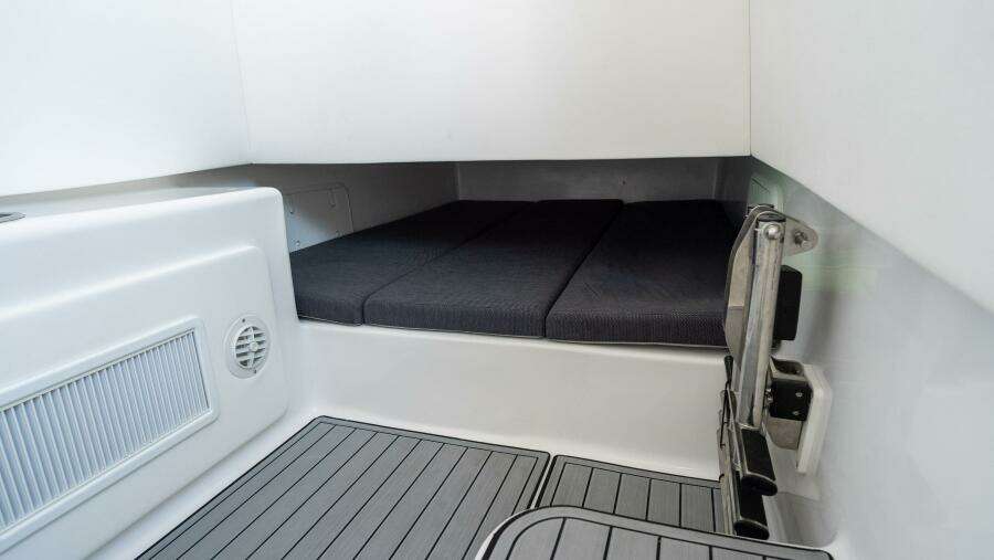 39 CC 39ft Front Runner Yacht For Sale