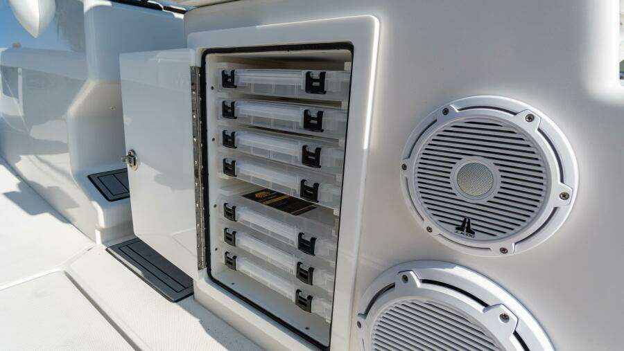 39 CC 39ft Front Runner Yacht For Sale