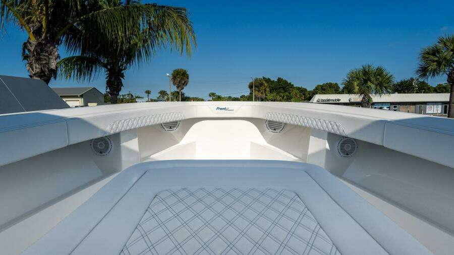 39 CC 39ft Front Runner Yacht For Sale