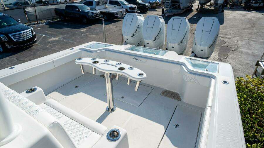 39 CC 39ft Front Runner Yacht For Sale