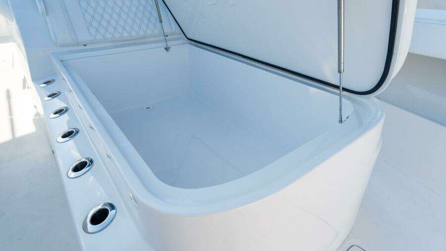 39 CC 39ft Front Runner Yacht For Sale