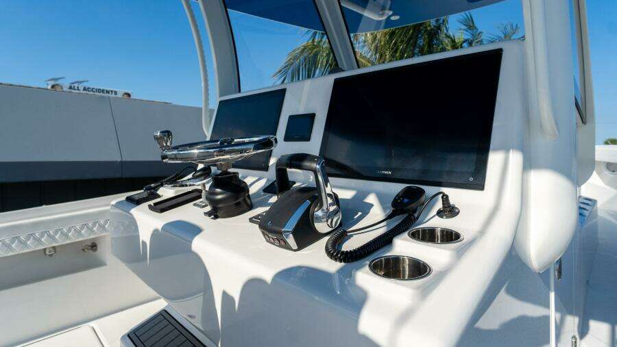 39 CC 39ft Front Runner Yacht For Sale