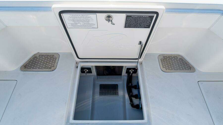 39 CC 39ft Front Runner Yacht For Sale