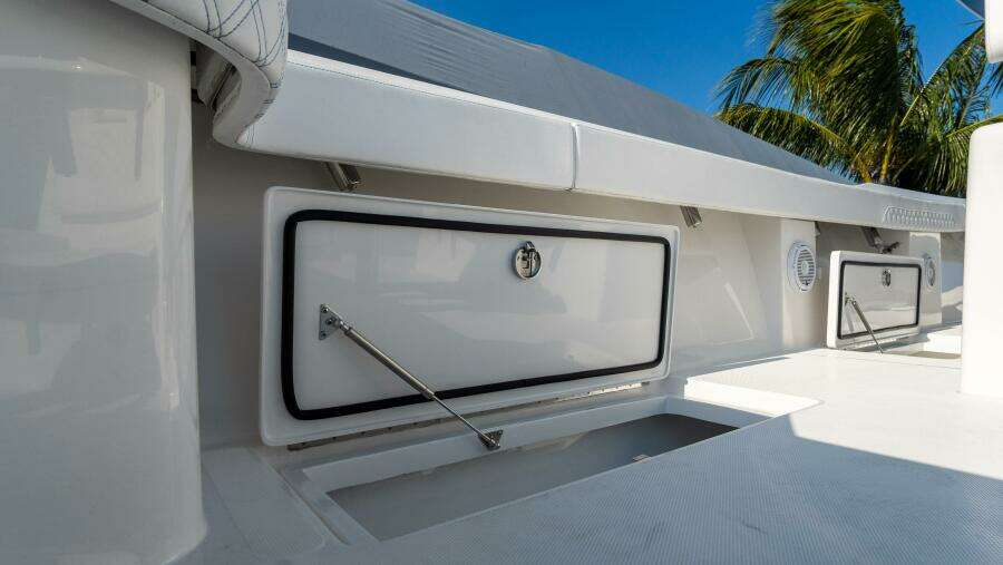 39 CC 39ft Front Runner Yacht For Sale