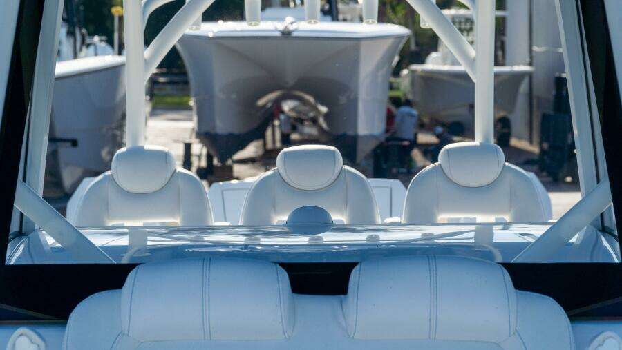 39 CC 39ft Front Runner Yacht For Sale