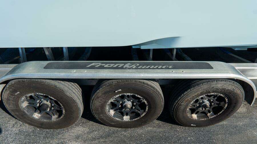 36 CC 36ft Front Runner Yacht For Sale