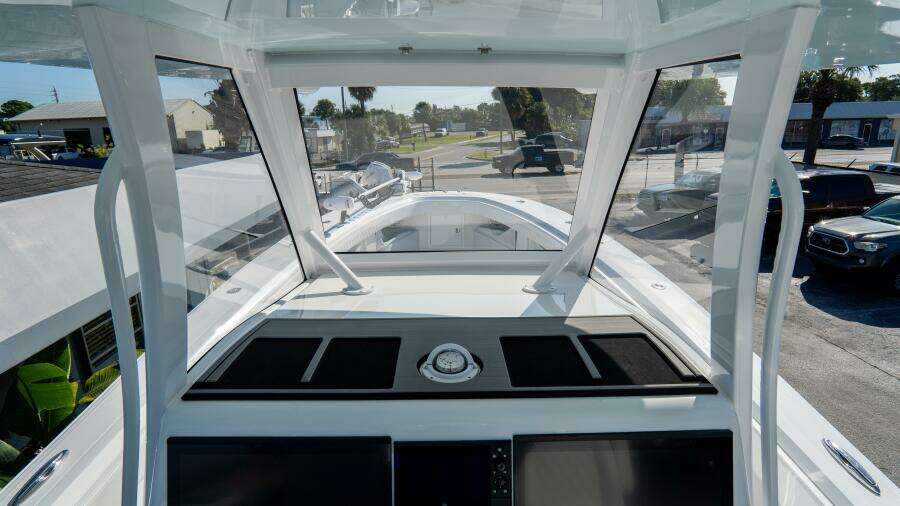 36 CC 36ft Front Runner Yacht For Sale