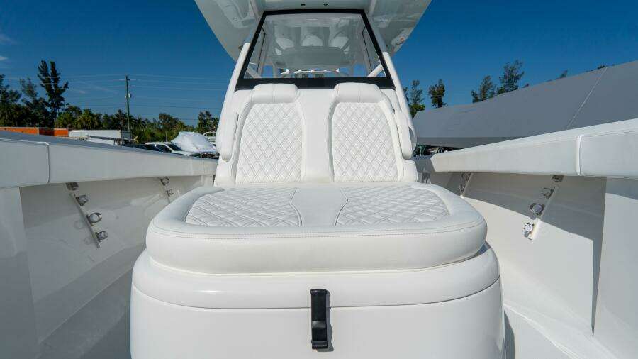 36 CC 36ft Front Runner Yacht For Sale