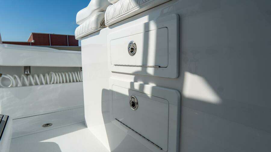 36 CC 36ft Front Runner Yacht For Sale