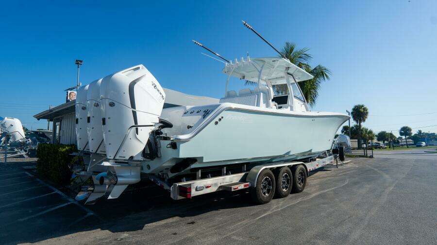 36 CC 36ft Front Runner Yacht For Sale