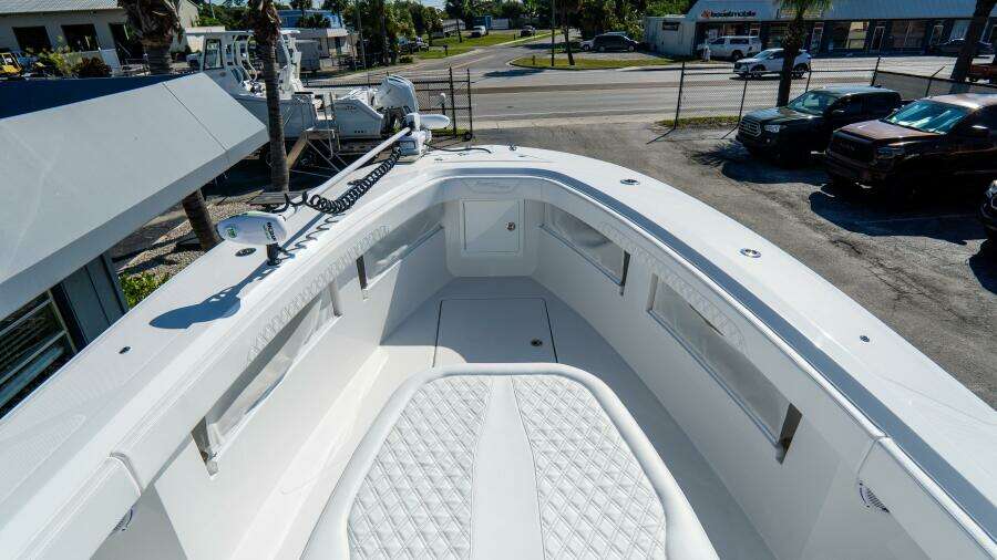 36 CC 36ft Front Runner Yacht For Sale