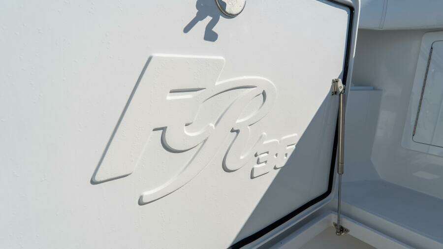 36 CC 36ft Front Runner Yacht For Sale