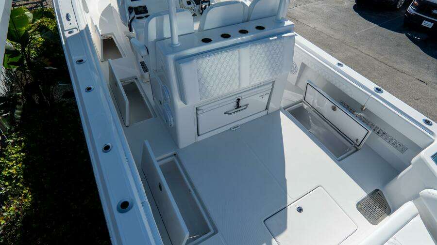 36 CC 36ft Front Runner Yacht For Sale