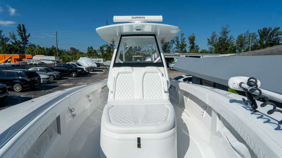 36 CC 36ft Front Runner Yacht For Sale