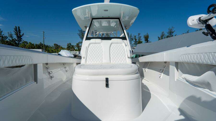 36 CC 36ft Front Runner Yacht For Sale