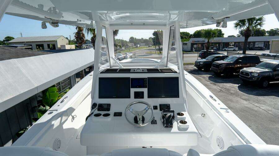 36 CC 36ft Front Runner Yacht For Sale