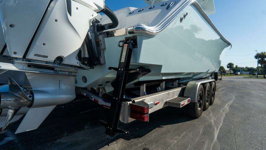 36 CC 36ft Front Runner Yacht For Sale