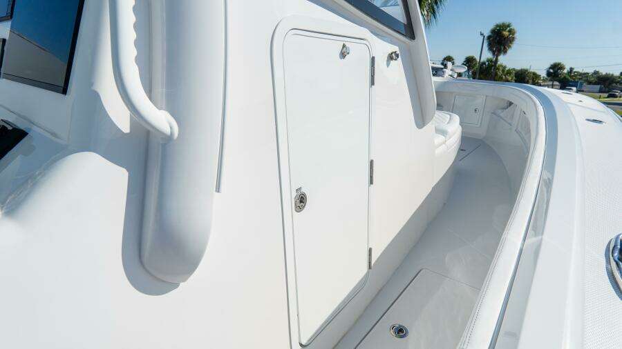 36 CC 36ft Front Runner Yacht For Sale