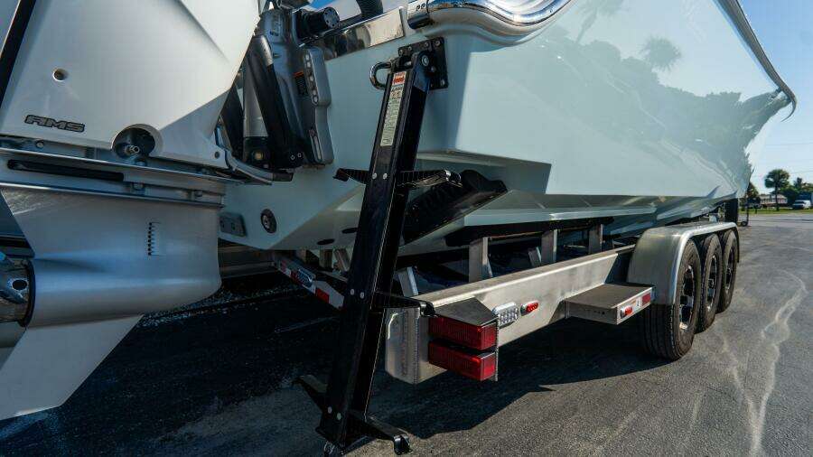 36 CC 36ft Front Runner Yacht For Sale