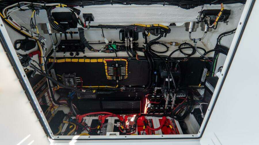 36 CC 36ft Front Runner Yacht For Sale